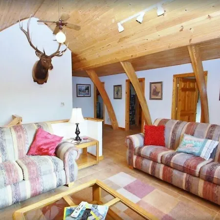 Red Cedar Villa